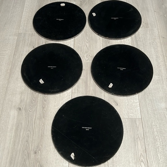 Set of 5 Kim Seybert Metal Grommets Structured Place Mats - Picture 8 of 11